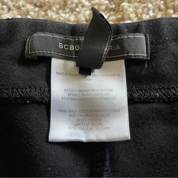 BCBGMaxAzria Seamed Pull On Pants Jeggings Women’s Large Petite Black Comfort - Picture 12 of 12